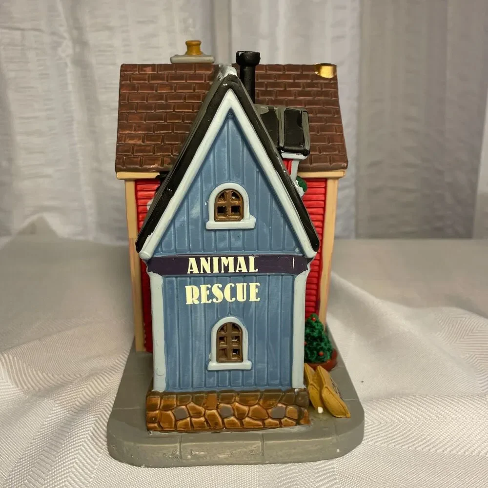 Lemax Purrs N Paws Animal Shelter 65152 Retired Village Building Box 2016